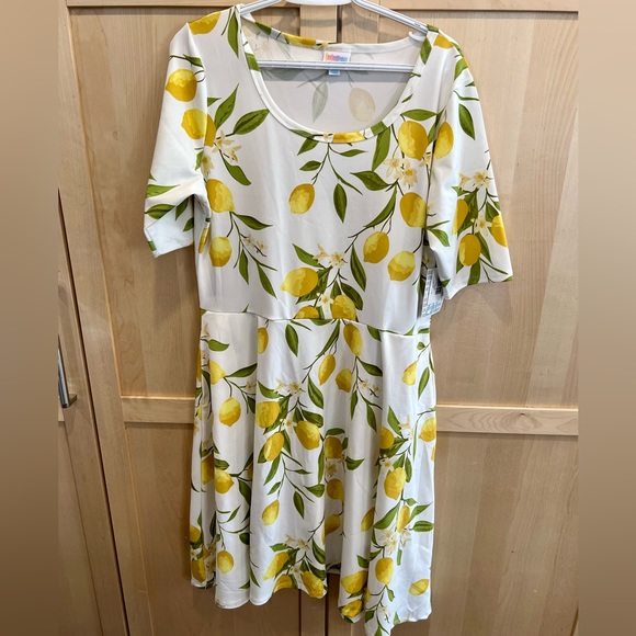 Lemon 🍋 Dress - Picture 2 of 7